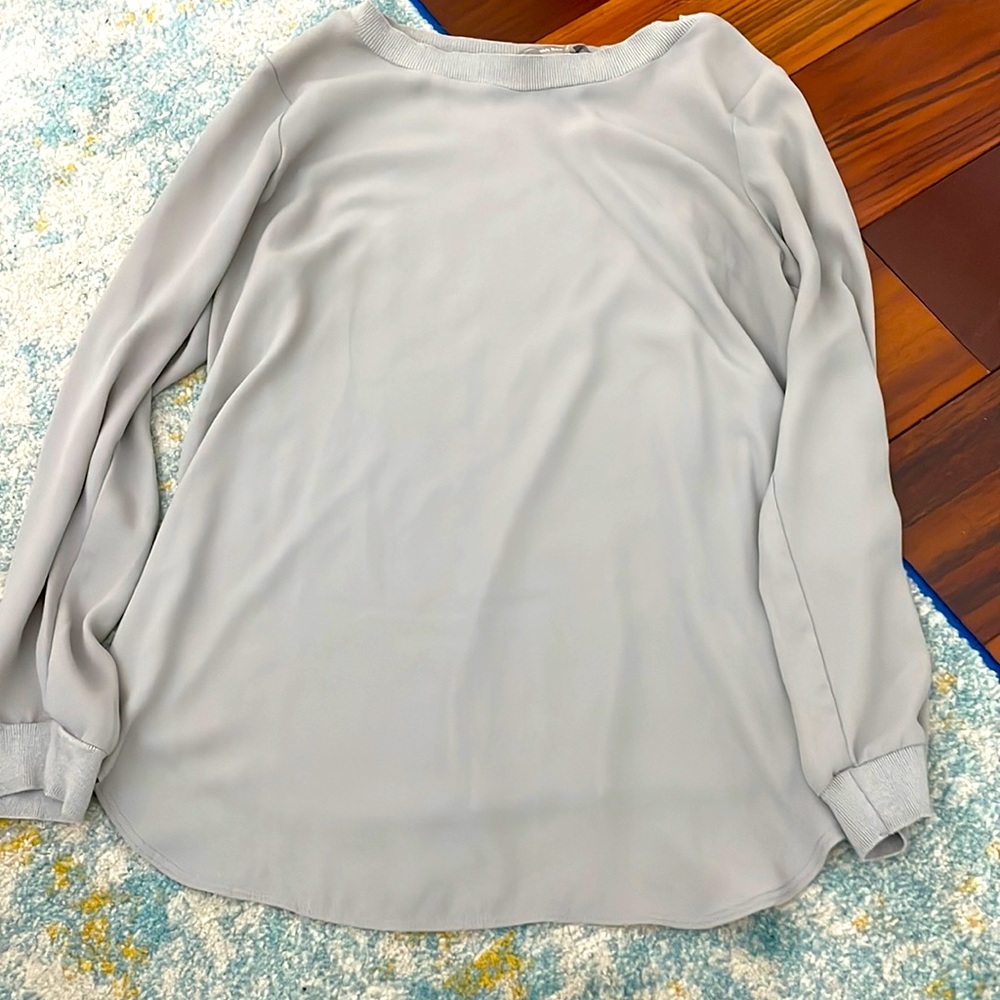 Banana Republic pull over blouse. Size XS